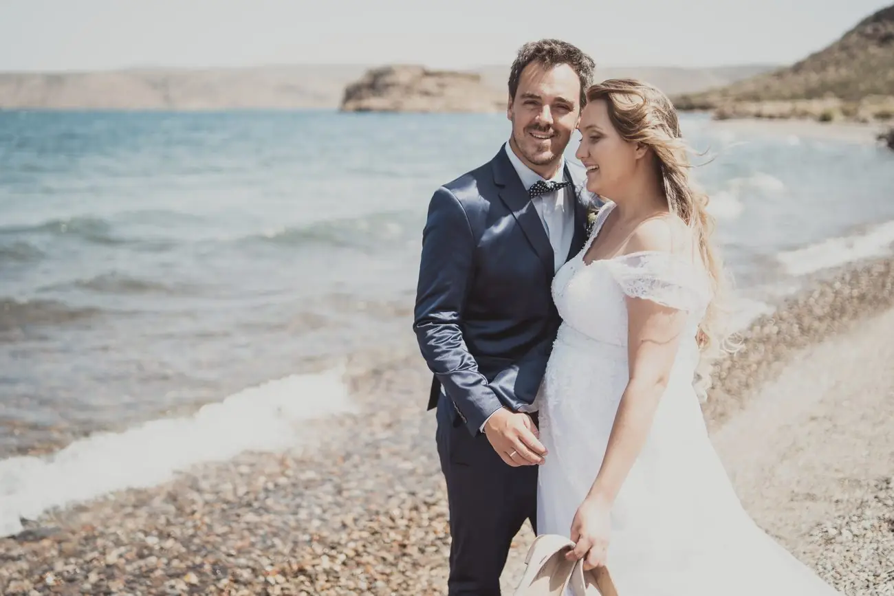 Novios junto al lago