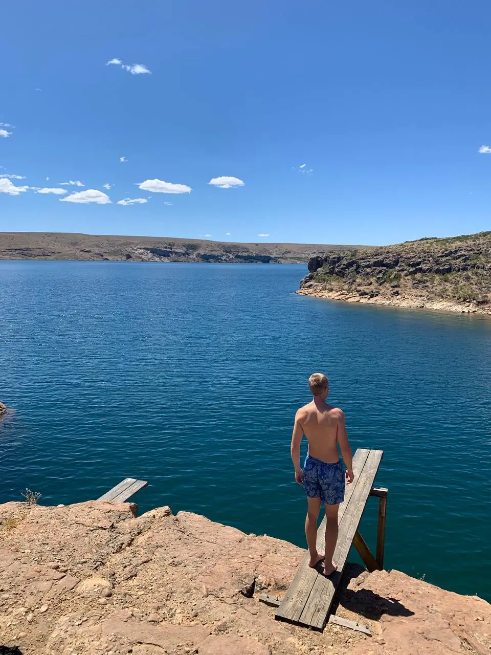 Trampolín sobre el lago
