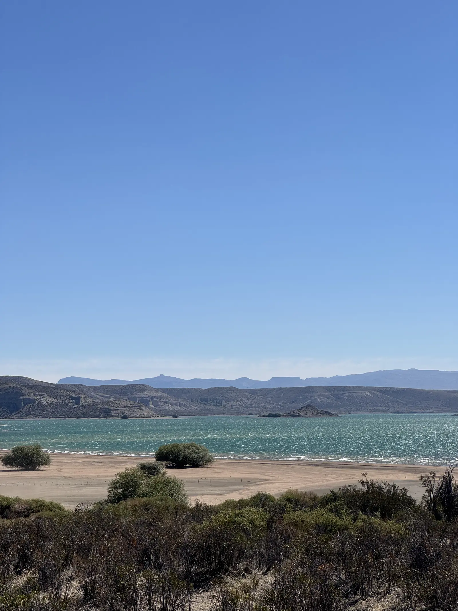 El lago turquesa