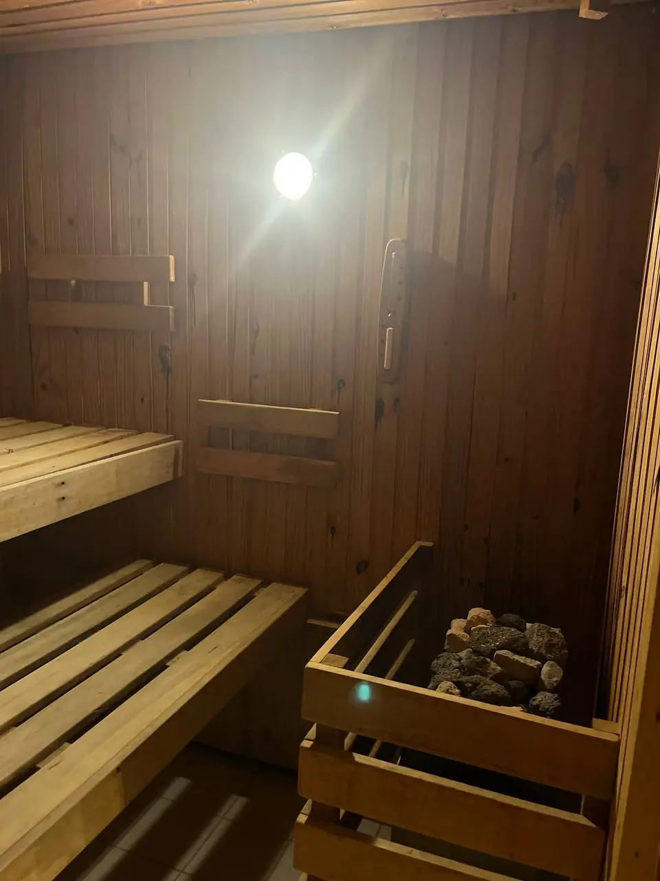 Sauna de madera del spa