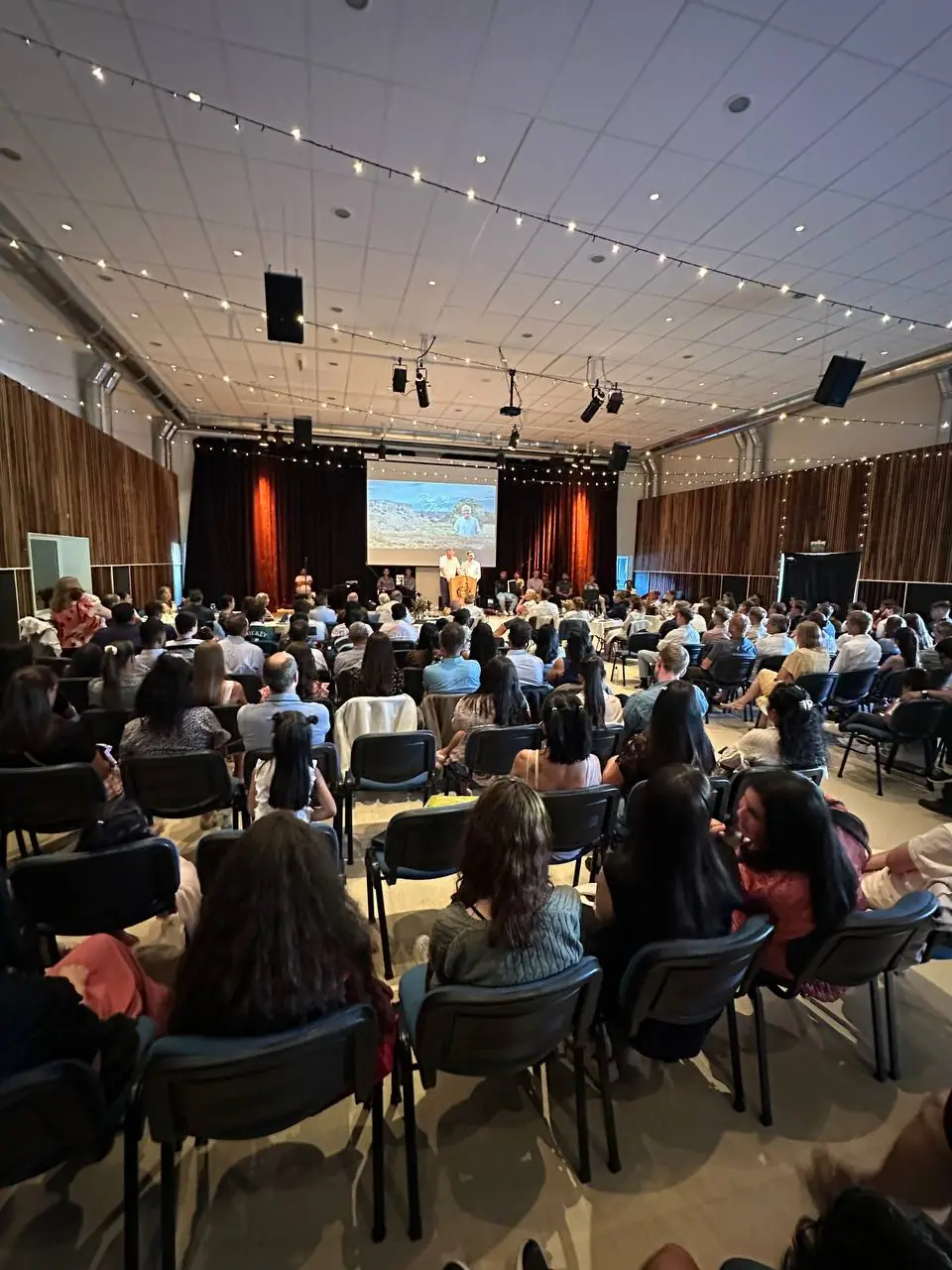 Balcón cubierto durante evento